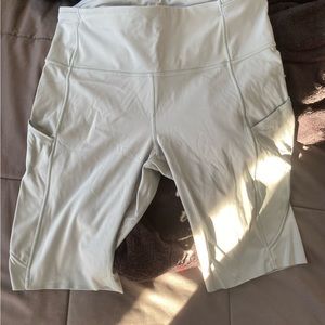 Lululemon Wunder Train Mesh Biker Shorts with Pockets!